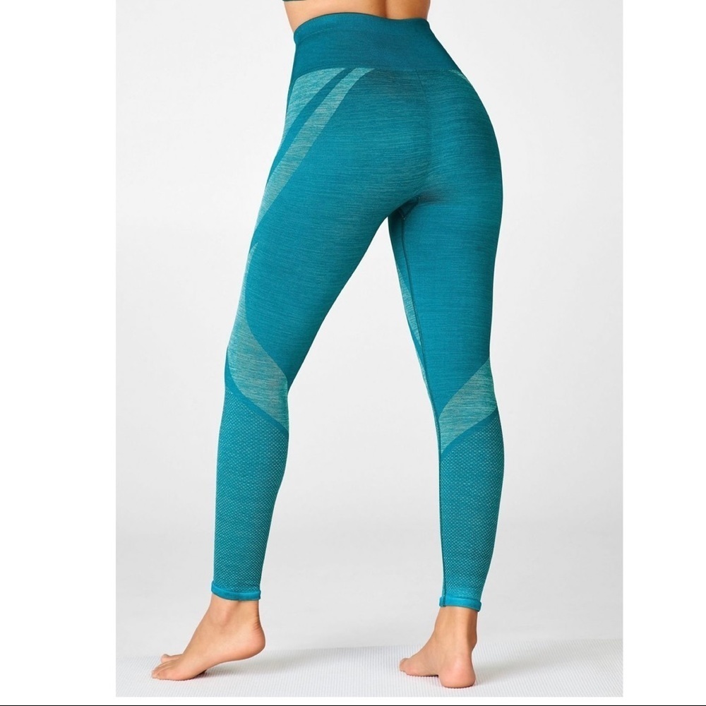 Fabletics high waisted seemless dotted legging